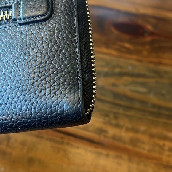 MARC JACOBS Black Leather Gotham Zip Around Wallet - Picture 4 of 10